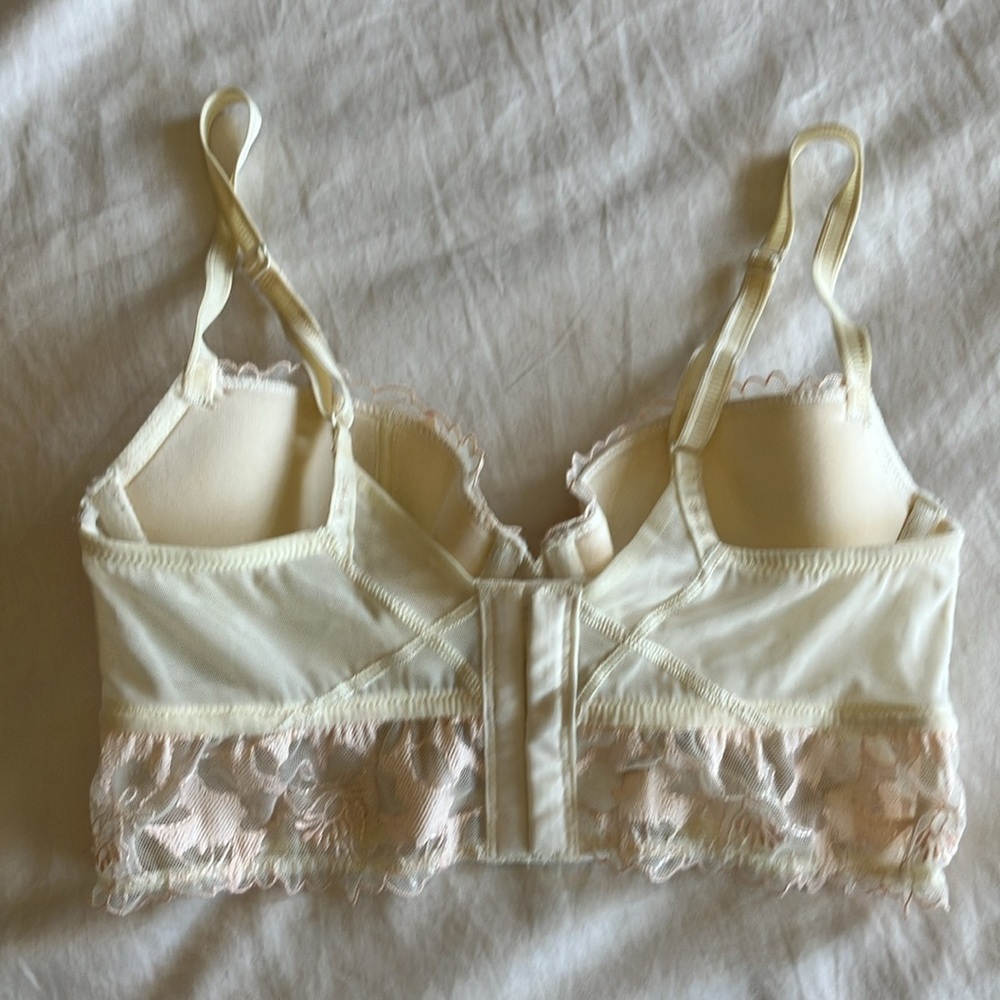 Calvin Klein Bra 32B- made in France - Picture 4 of 4